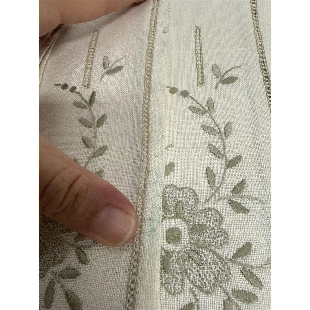 Vtg Embroidered Linen Cloth Table Napkins 16